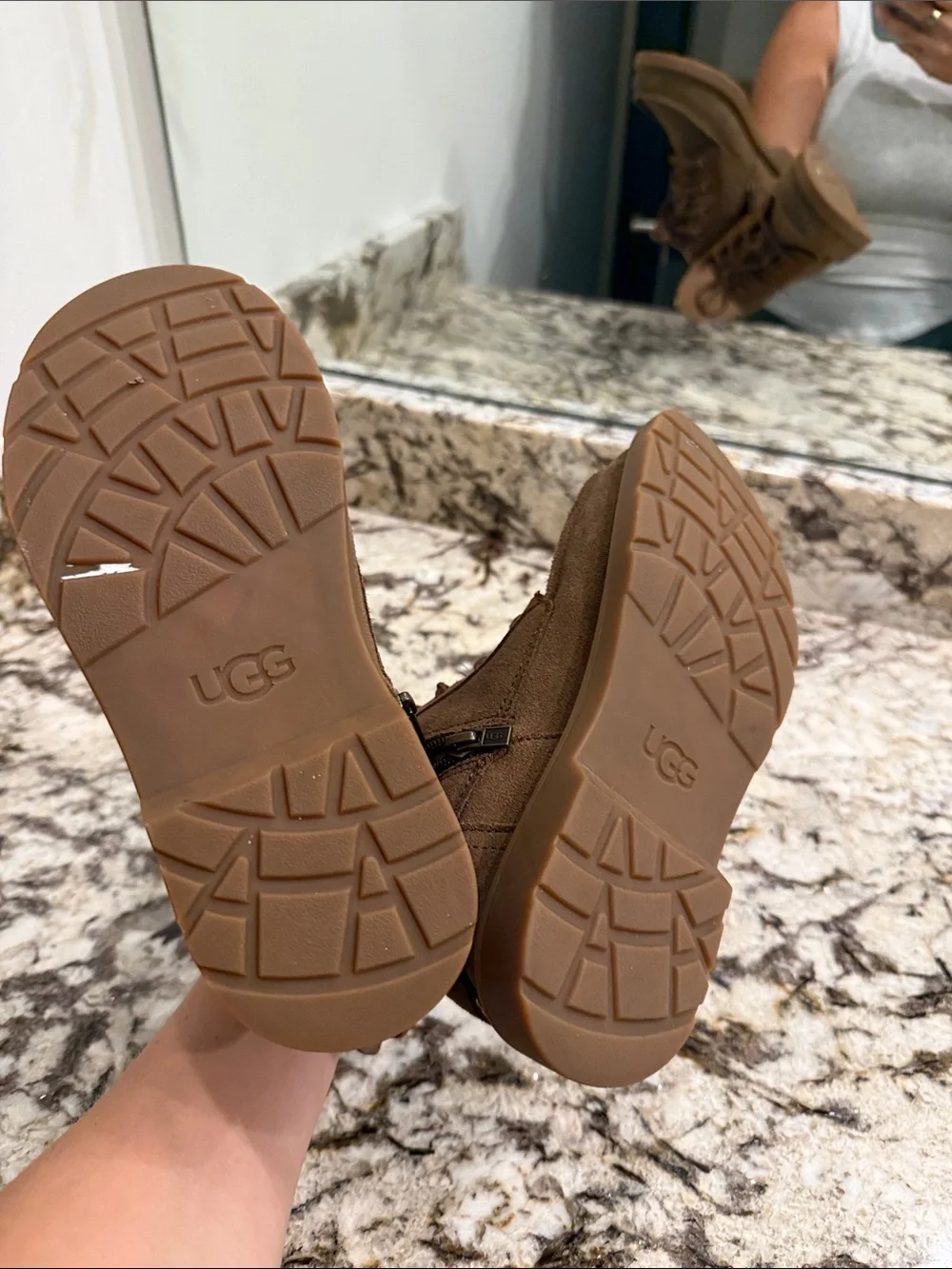 UGG Kids Chestnut Suede Lace-Up Boots